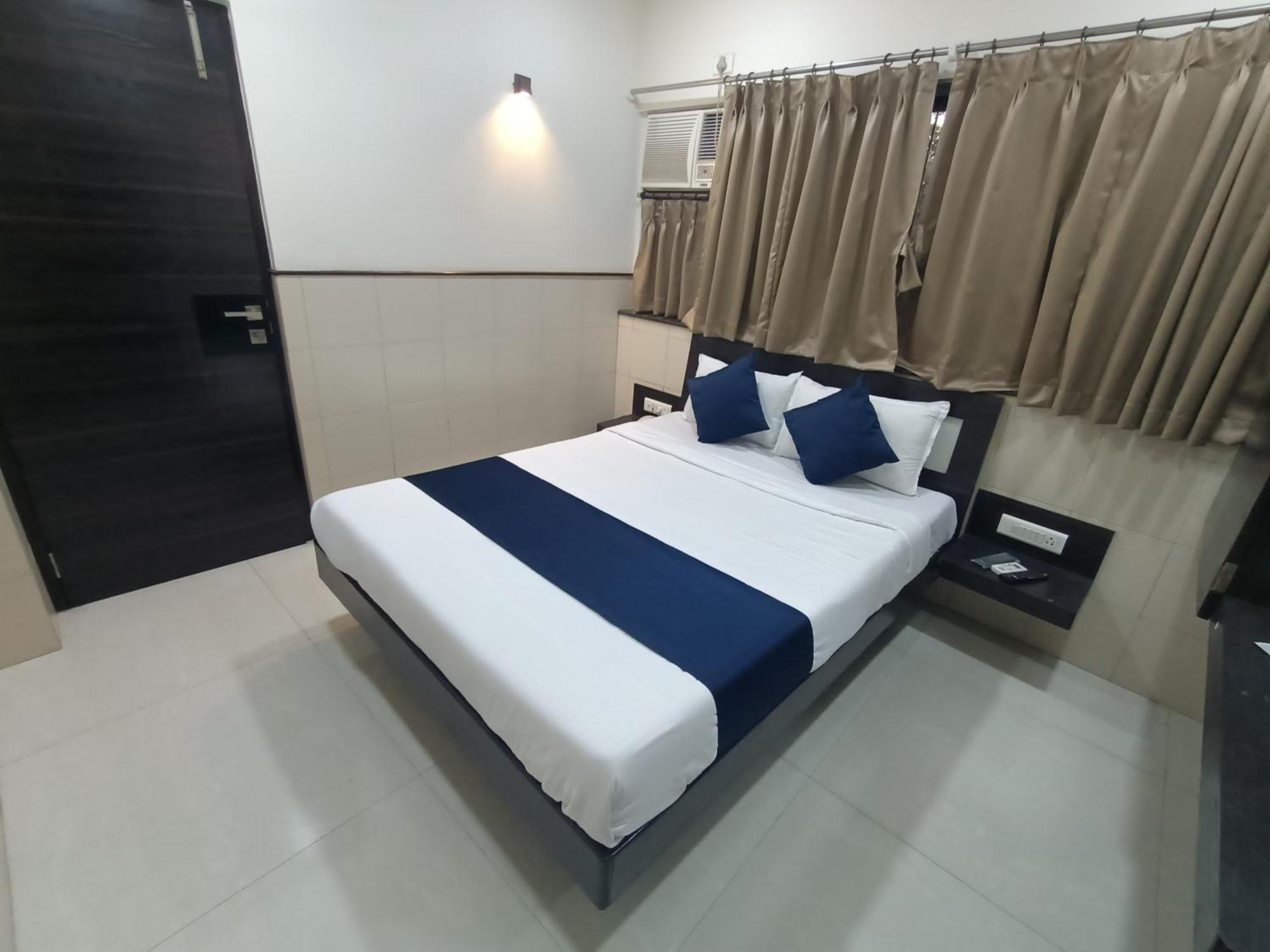 Hotel Triton - Near Us Embassy - Hotel In Sion Mumbai Eksteriør bilde