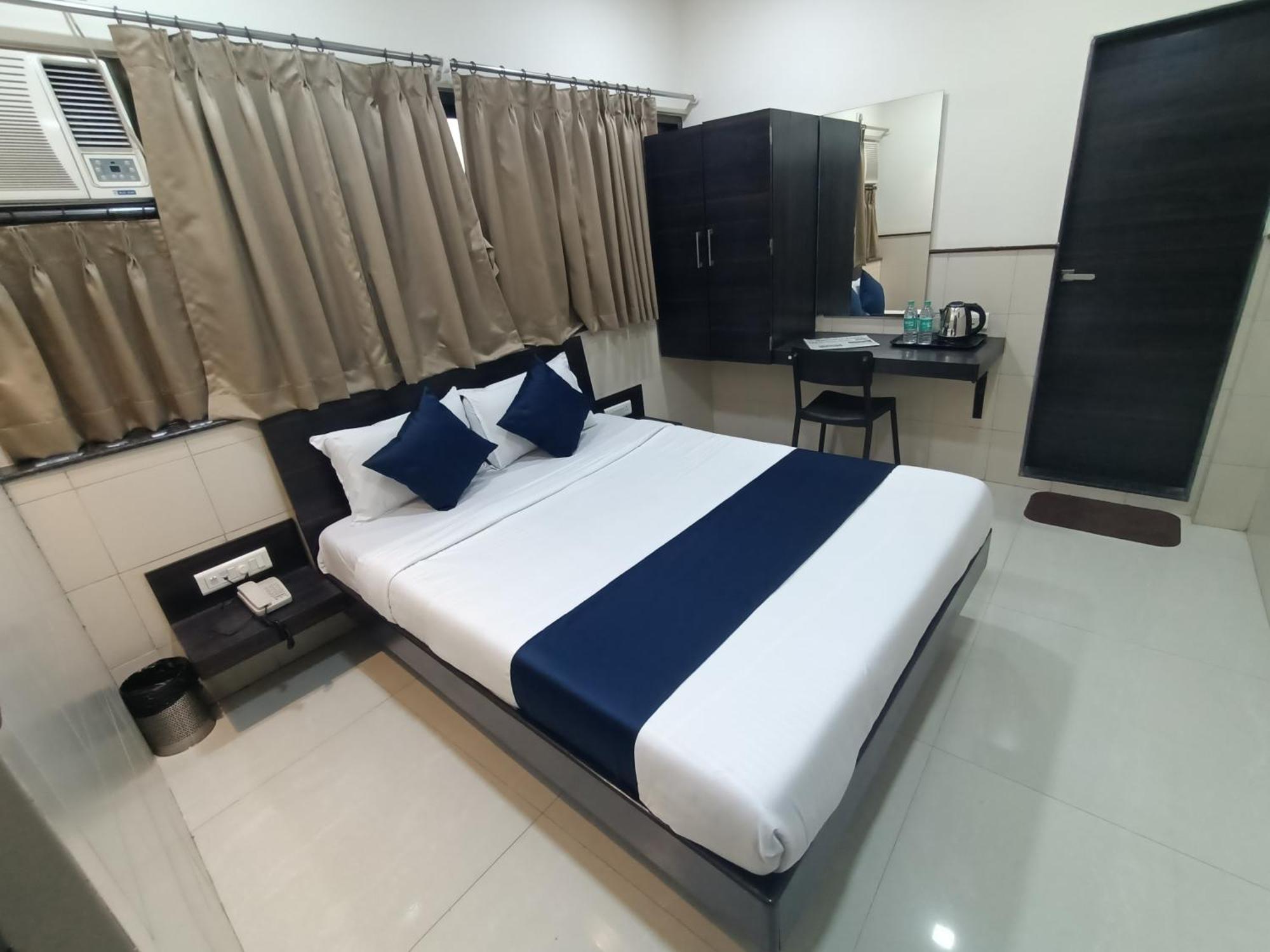 Hotel Triton - Near Us Embassy - Hotel In Sion Mumbai Eksteriør bilde