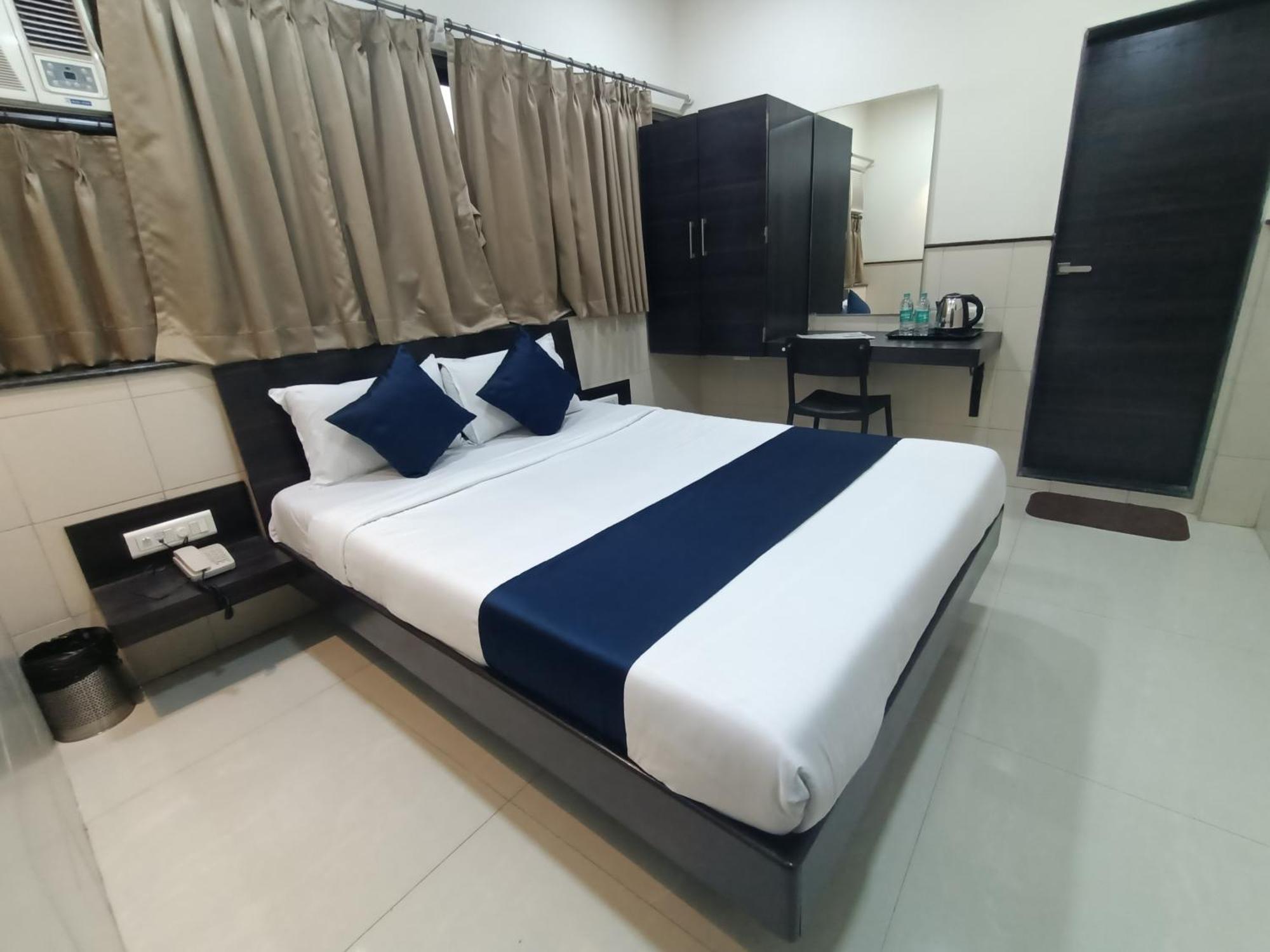 Hotel Triton - Near Us Embassy - Hotel In Sion Mumbai Eksteriør bilde